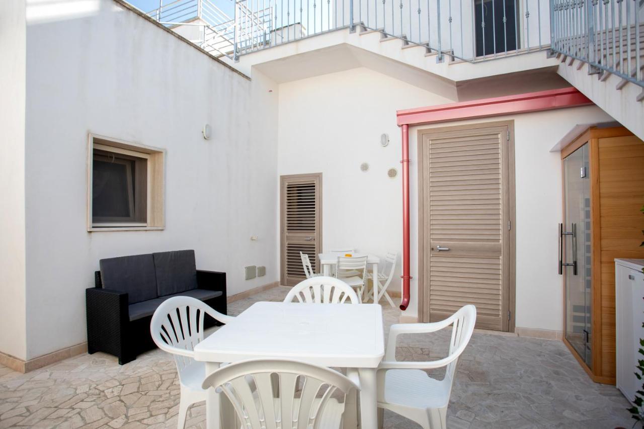 Bed&Dreams In Salento Bilocale Con Vasca Idromassaggio Guagnano Exterior foto